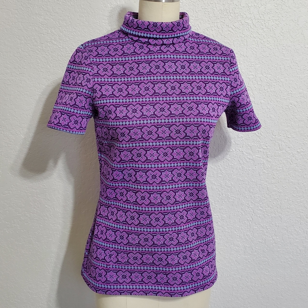 *Closing shop May 17 * Vintage 60s mock neck top